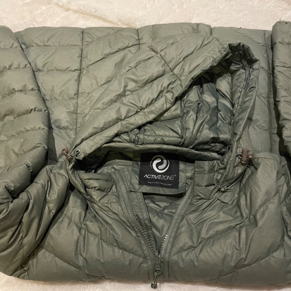 Active zone light weight packable jacket - Picture 4 of 5